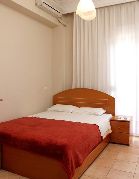 Noni Rooms Agia Trias Exteriör bild