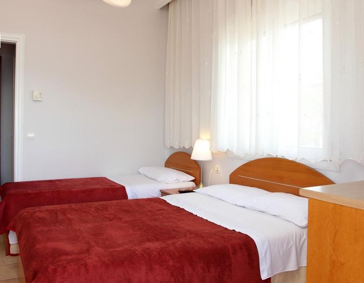 Noni Rooms Agia Trias Exteriör bild